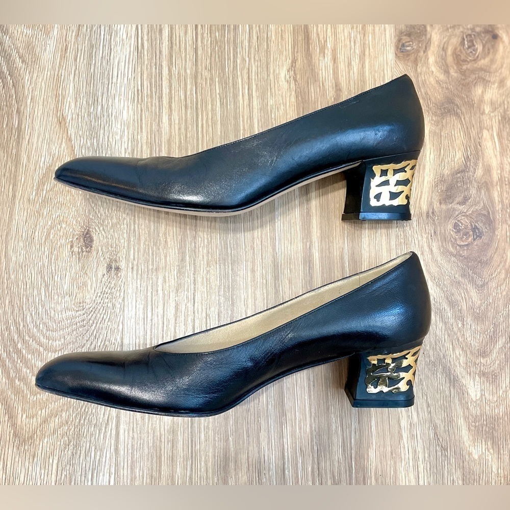 Joel Parker Womens Shoes 
US Size 9AAAAA Black and Gold Made In Italy EUC
